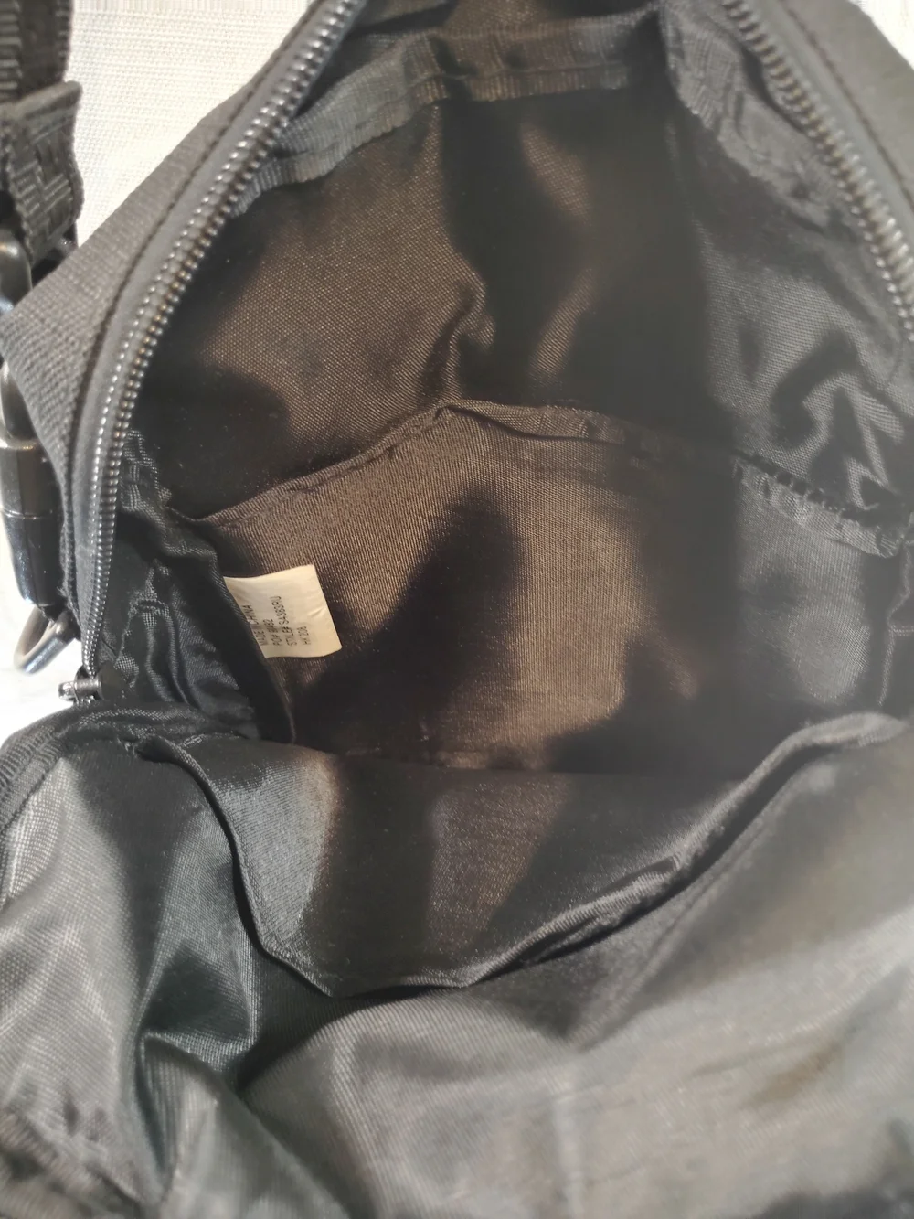 Roots Compact Black Crossbody/Messenger Bag